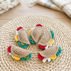 Crochet taco fridge magnet, handmade in yarn by Looped Little Things