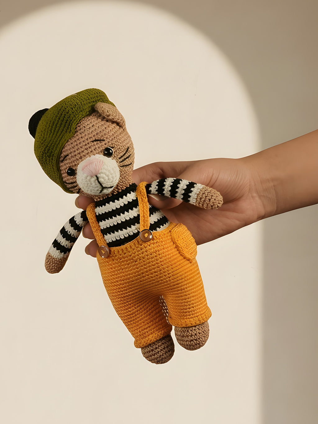 Macramé Cat 'Cool Cat Leo' by Looped Little Things, close-up