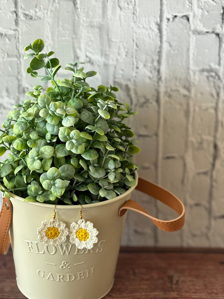 Handmade Crochet Daisy Earrings — 'Daisy Daze'