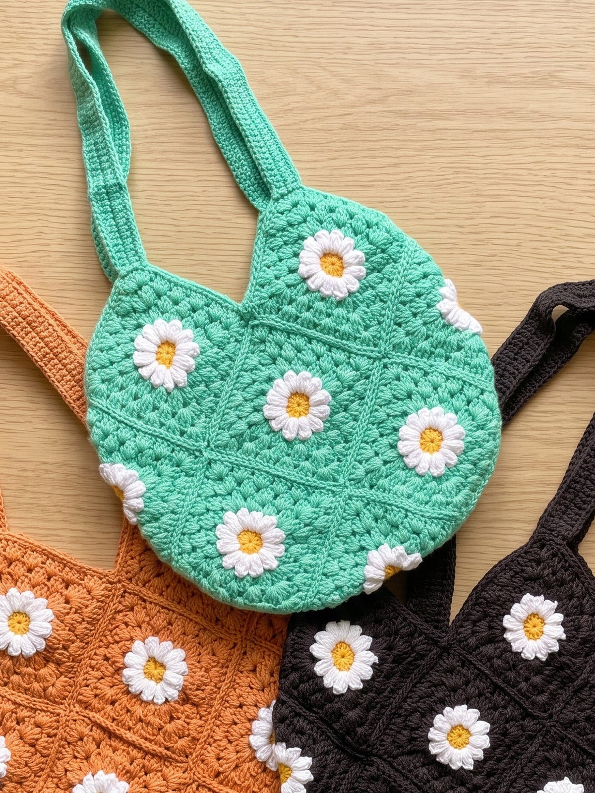 Macramé Daisy Tote Daisy Chain Gang by Looped Little Things, close-up