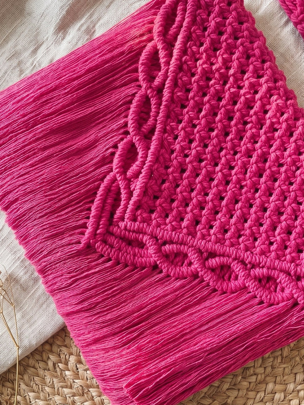 Macramé Sling Bag Retro Rebel by Looped Little Things, close-up