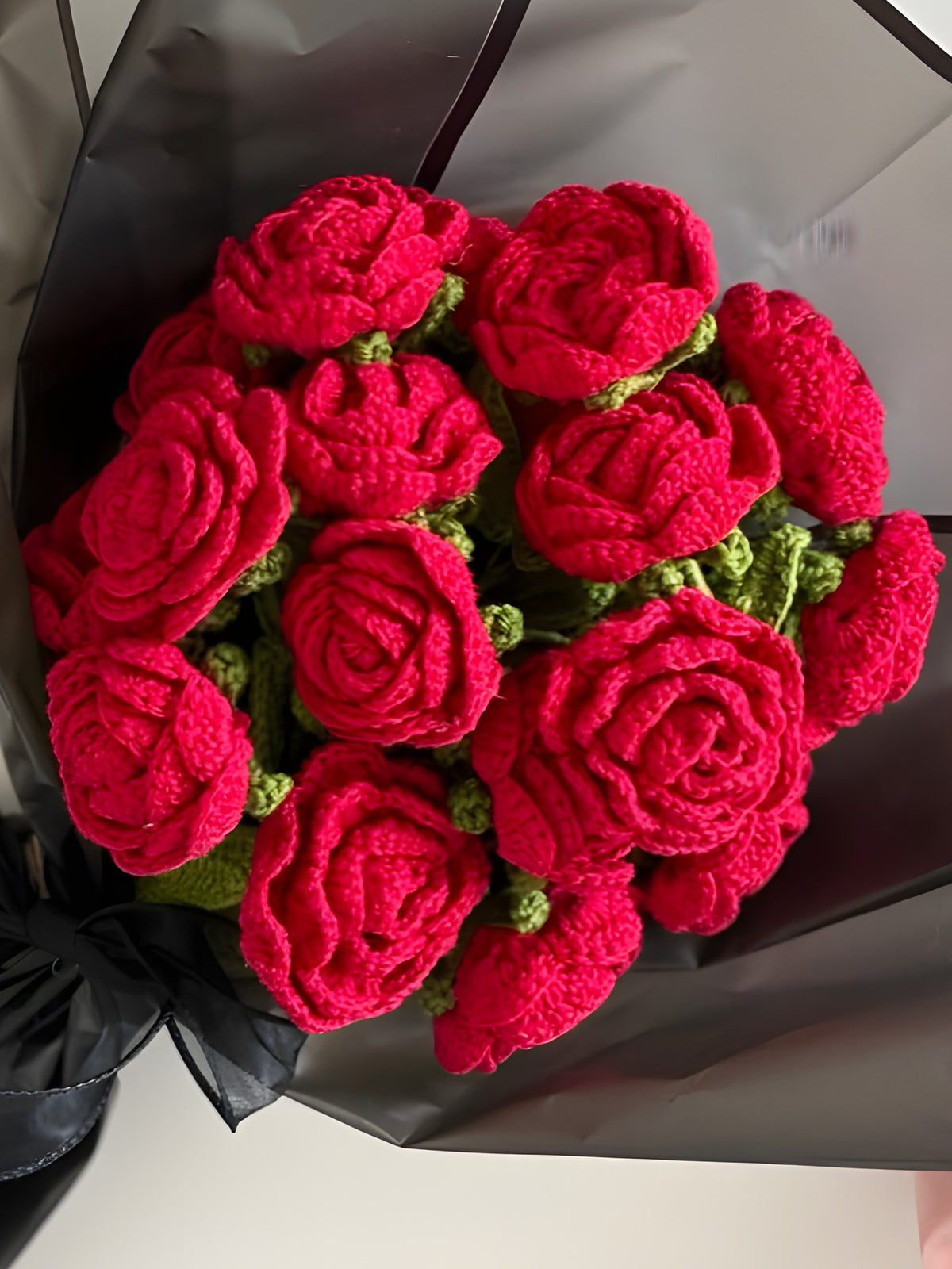 Crochet Red Rose Bouquet 'Rose-mantic' by Looped Little Things, close-up