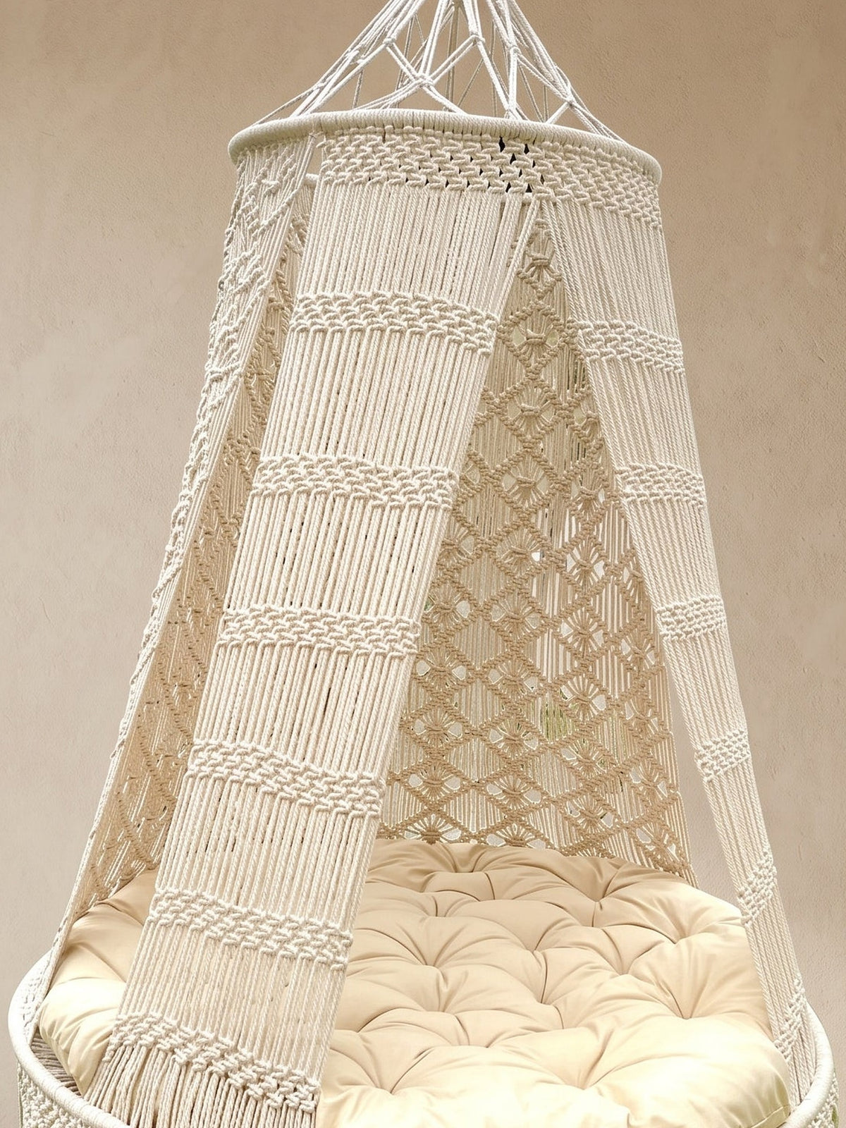 Macramé Hanging Swing Vanilla Daydream by Looped Little Things, close-up